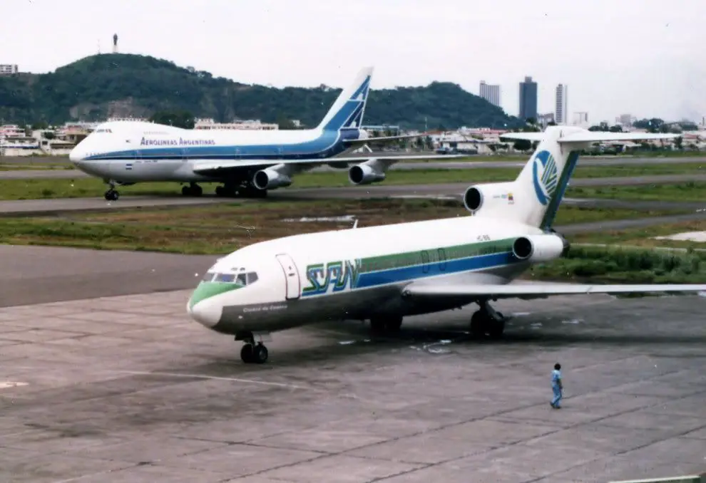 SAN Boeing 727, который нес Иоанн Павел II в Эквадоре. Фото неизвестного автора.
