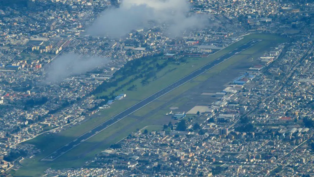 Vista aerea de Quito Aeropuerto Internacional Mariscal Sucre
