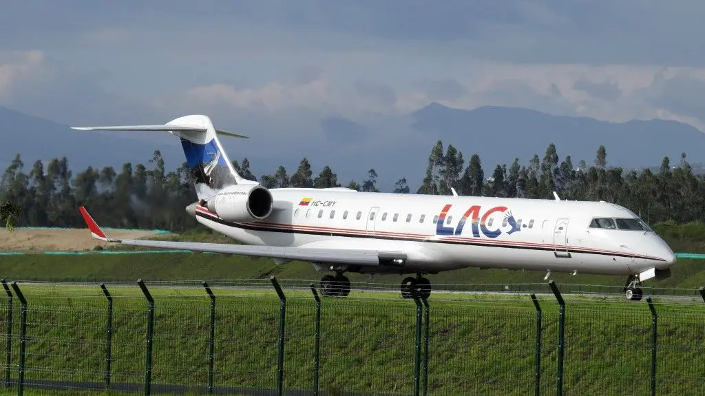 LAC CRJ-700 Cuenca Quito voos Guaiaquil HC-CMY