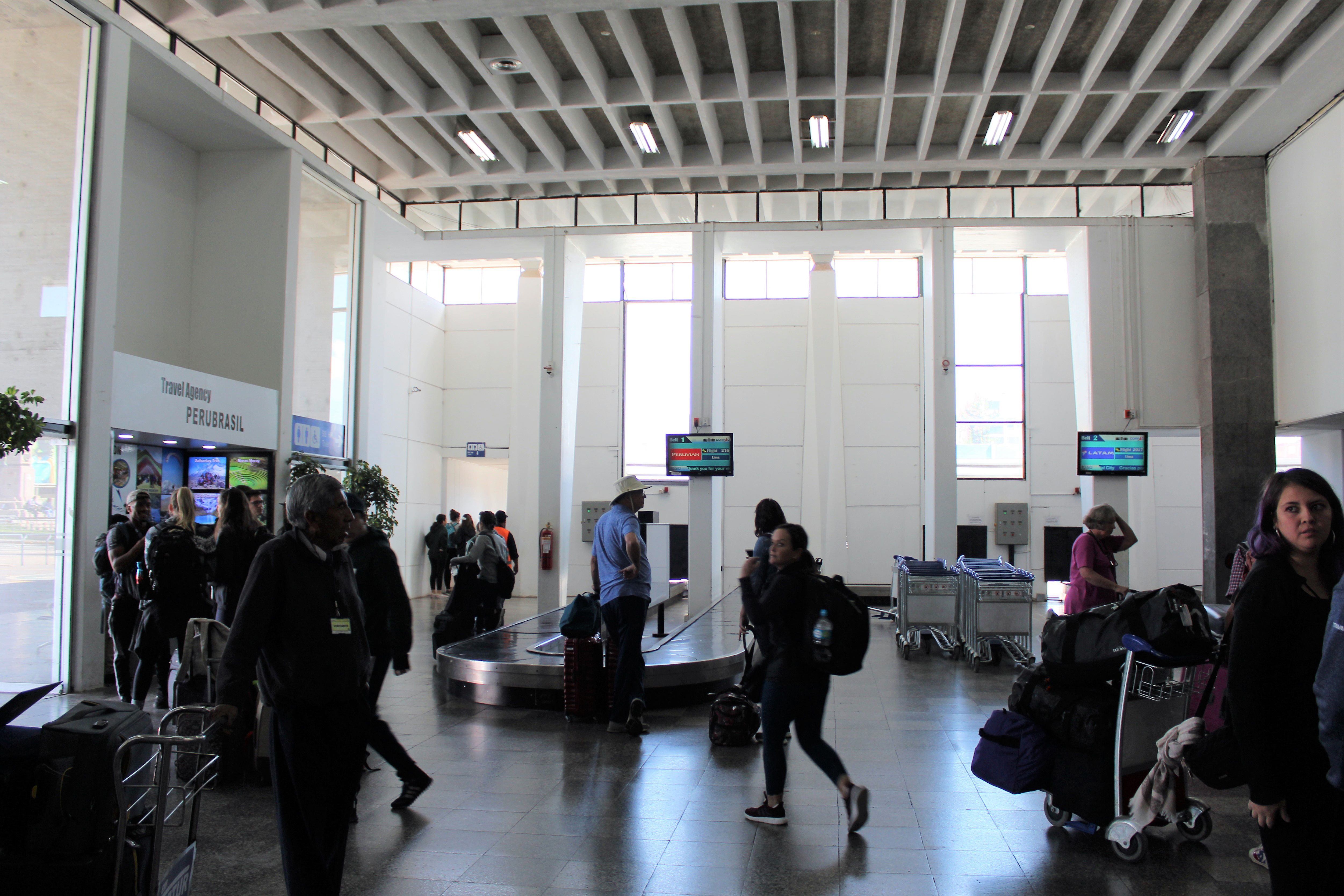 Aeropuerto Internacional de Cusco pista de aterrizaje equipaje