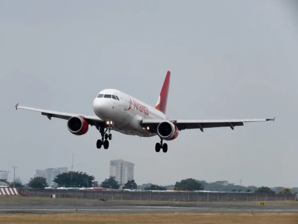 Avianca Ecuador pide volar a Buenos Aires