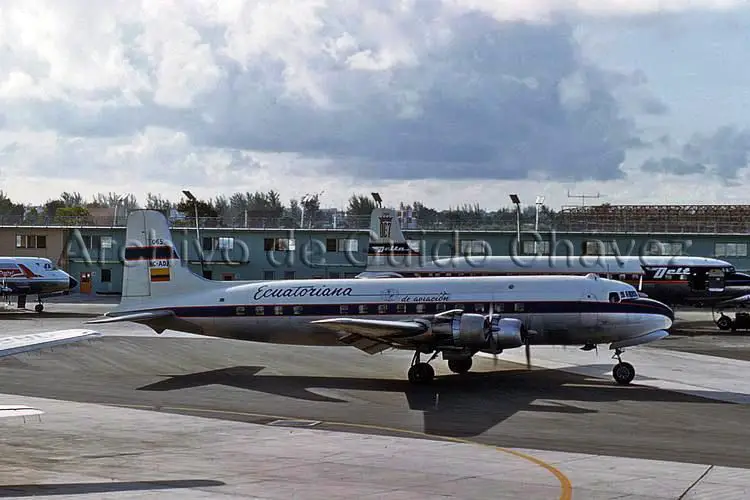 Ecuatoriana de Aviación DC-6