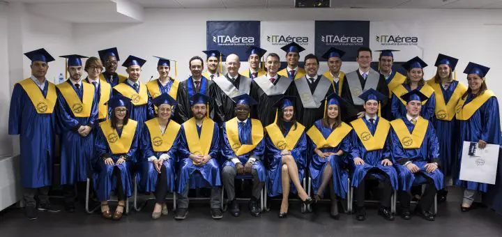 Ceremonia de graduación del Máster en Gestión y Dirección Aeroportuaria y Aeronáutica promoción 2016-2018