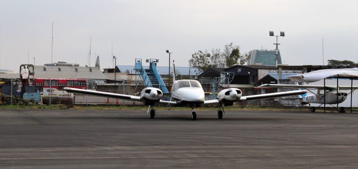 Vuelos interislas en Galápagos - Fly Galapagos AIRZAB