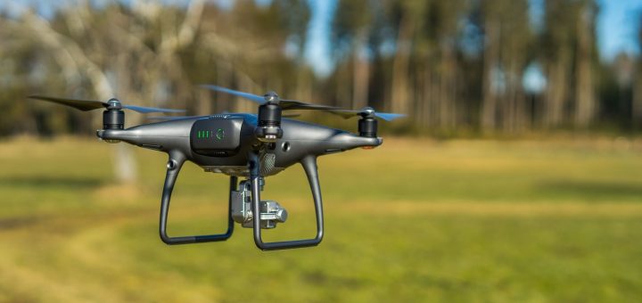 ¿Cómo operar o volar un dron en Ecuador?
