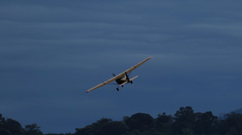 AEROSERTEC escuela de pilotos en Shell Mera taxi aéreo