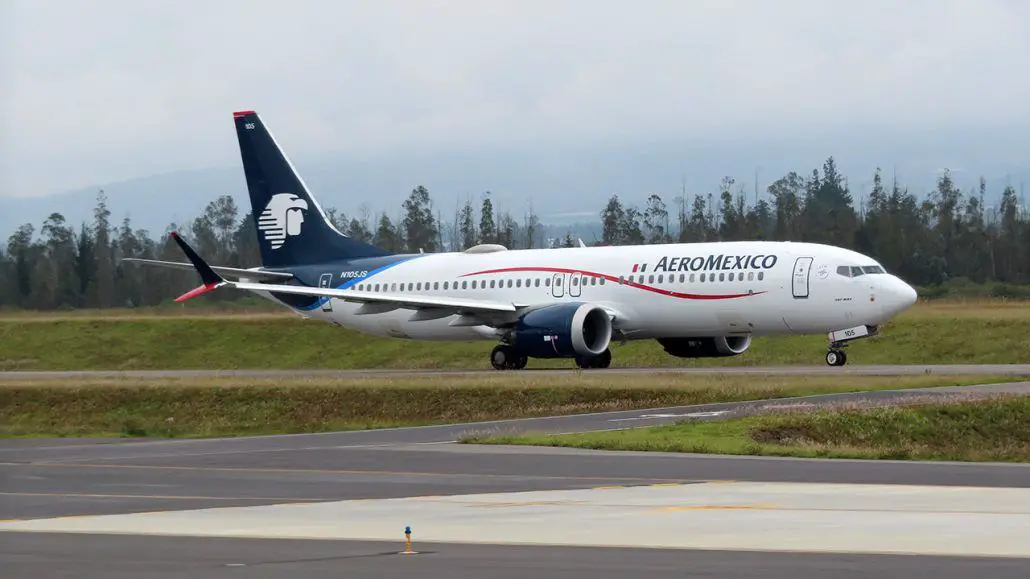 aeromexico suspende cancela vuelo vuelos ruta Quito Ciudad de Mexico conexiones aerolinea opciones reembolso proteccion que hacer call center oficina Quito donde llamar como solicitar