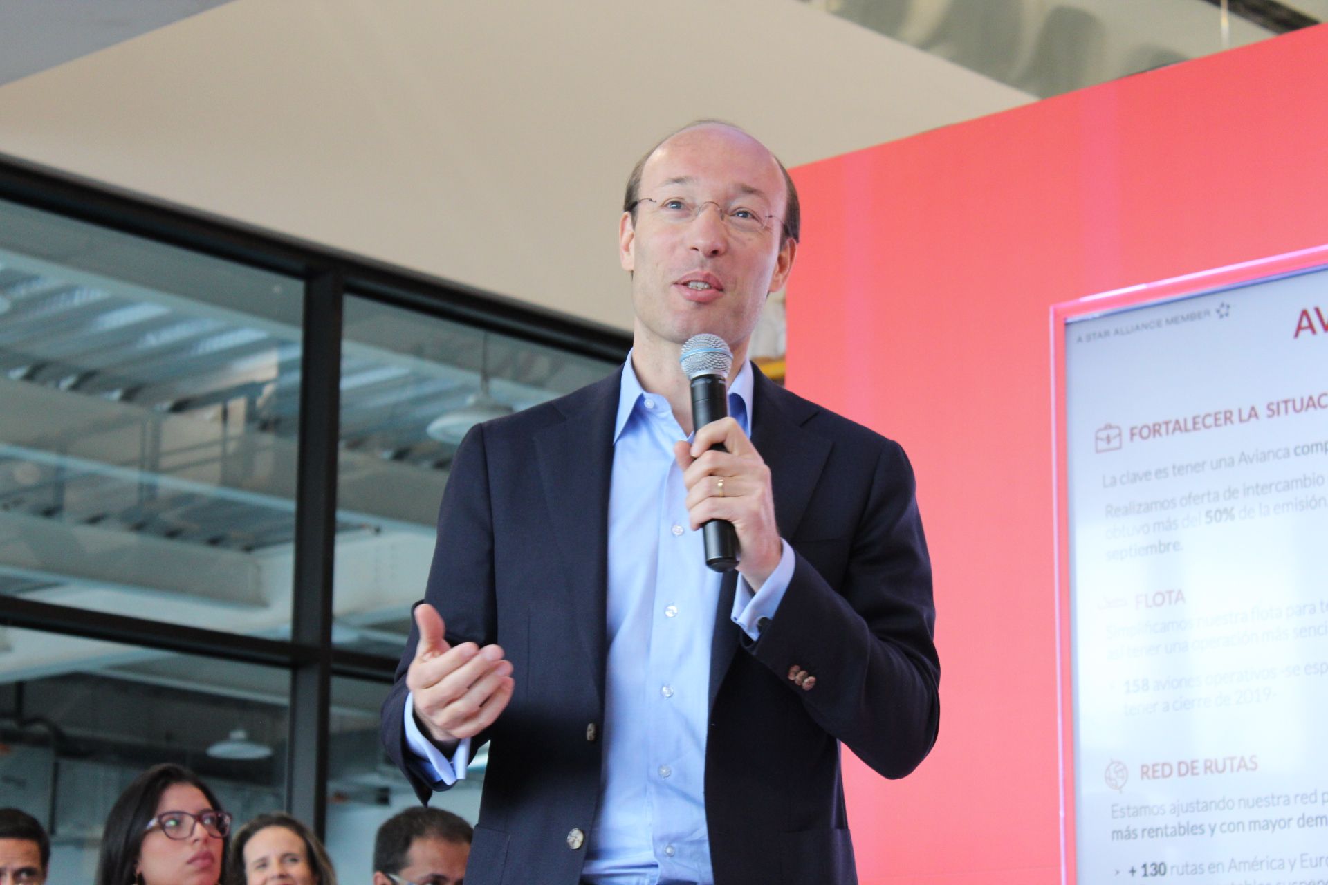 Anko van der Werff: Avianca no está en quiebra Anko van der Werff: Avianca no está en quiebra