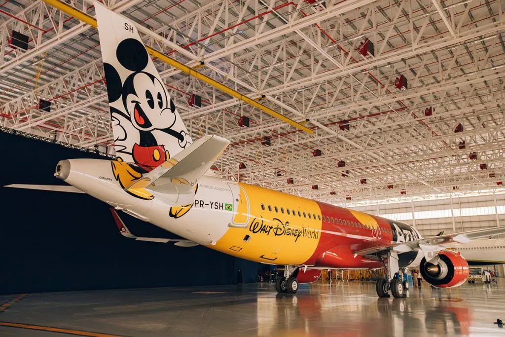 Azul avión Mickey Mouse pintura especial airbus a320neo