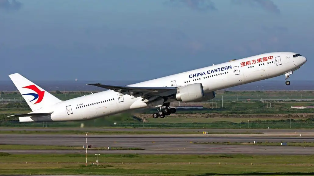 eastern china airlines vuelo mas largo del mundo con una escala Shanghái Auckland Buenos Aires Argentina precio costo conexion horario servicio avion Boeing 777