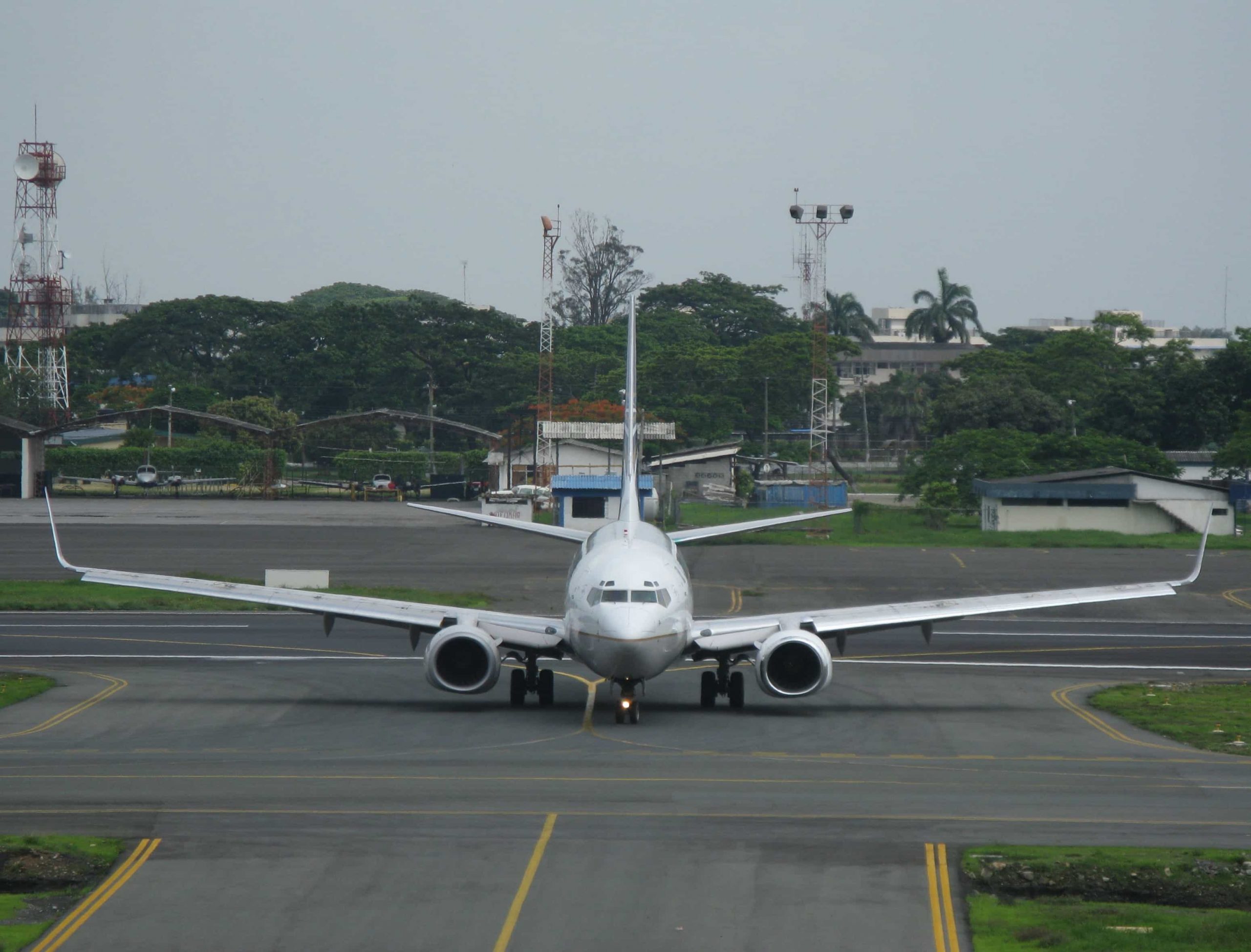 Aerolíneas del Ecuador AEROEC se queda sin pista Aerolíneas del Ecuador AEROEC se queda sin pista