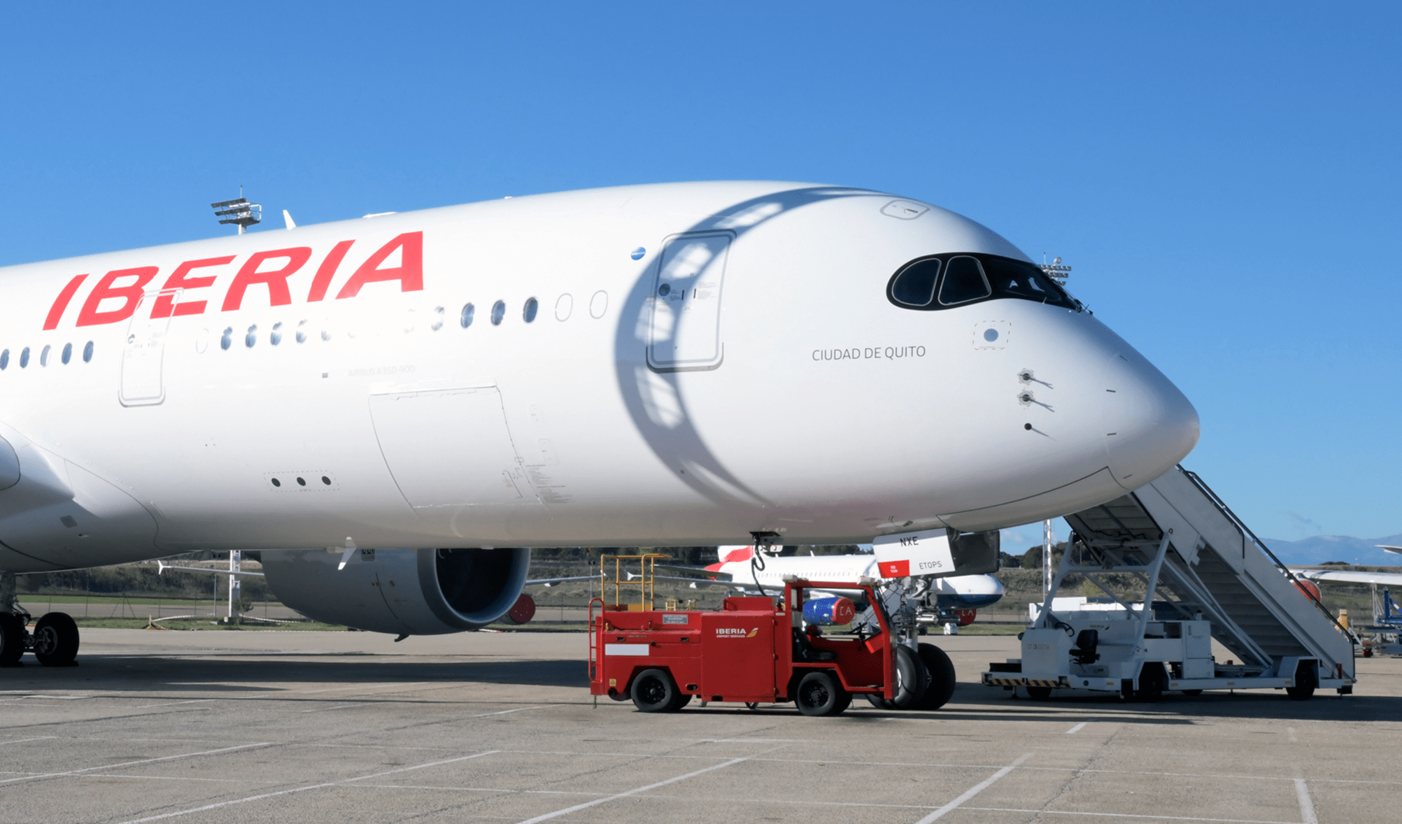 Iberia bautiza un A350 como "Ciudad de Quito" Airbus A350 Iberia bautizo ciudad de Quito vuelos EC-NXE