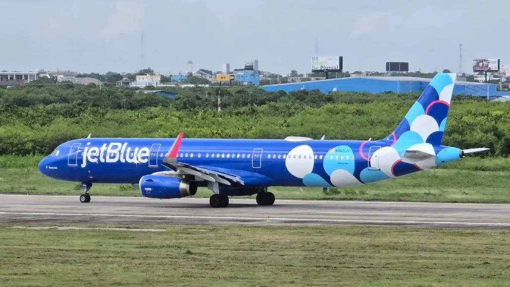 jetblue rutas vuelo vuelos destinos Boston Madrid Edimburgo ruta horario precio destino aerolinea servicio aeropuerto