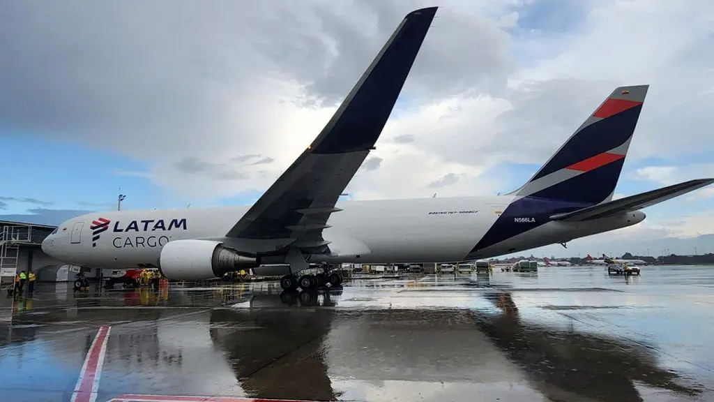 latam cargo Boeing 767F Boeing 767-300 flota aviones carga ecuador brasil chile colombia