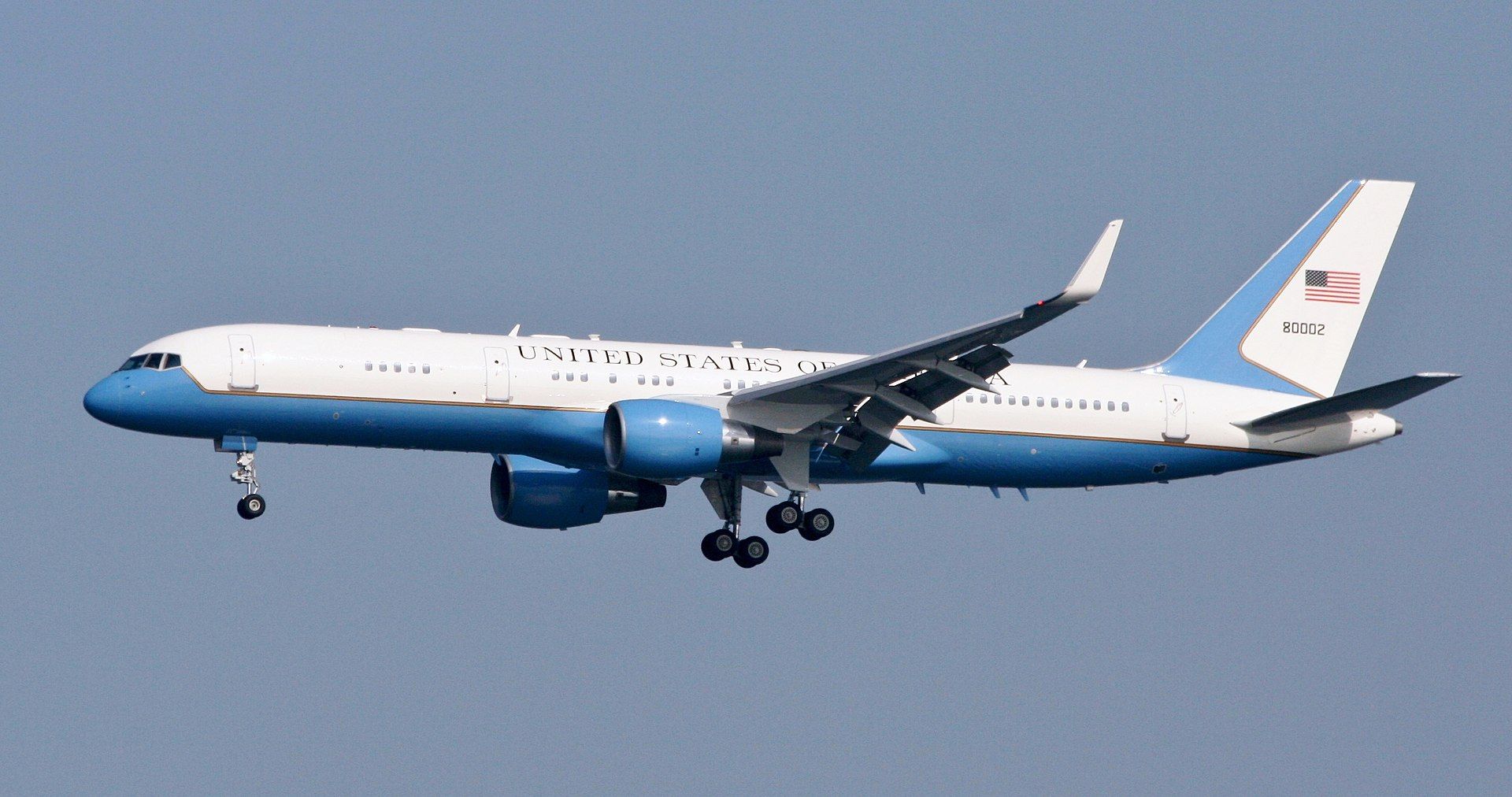 Vicepresidente de Estados Unidos llegará a Ecuador en un Boeing C-32 Vicepresidente de Estados Unidos llegará a Ecuador en un Boeing C-32