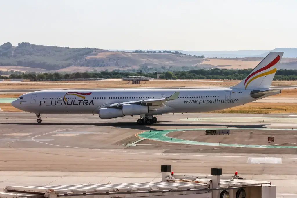 Aerolínea española Plus Ultra Líneas Aéreas autorizada a volar a Ecuador