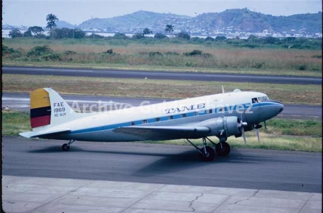 história Domar Douglas C-47 HC-AUV