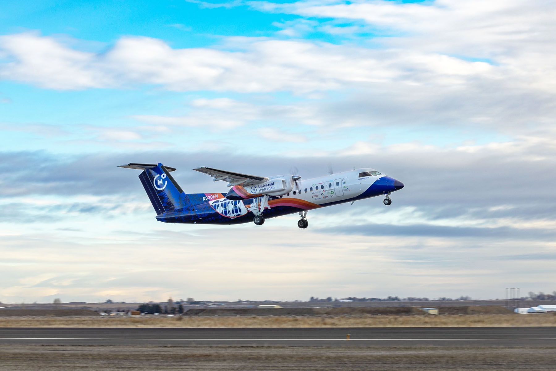 Primer vuelo de un avión regional con hidrógeno Avión hidrógeno Universal Hydrogen primer vuelo hidrogeno Dash 8