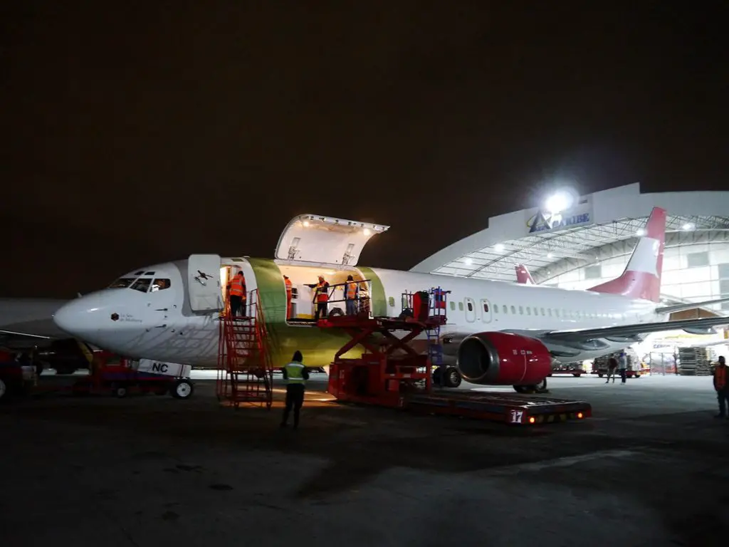 AerCaribe novo Boeing 737 400carga F