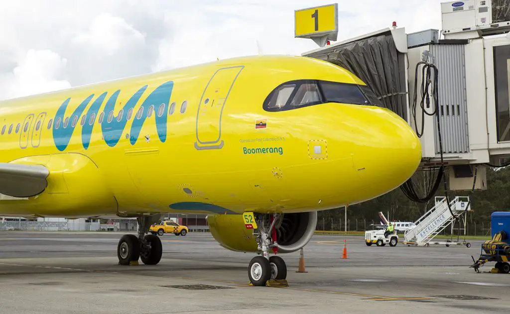 aerolíneas aviones nuevos mundo sky viva vivaaerobus frontier joven edad mantenimiento edad