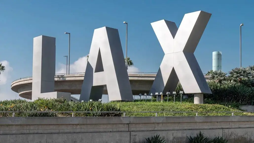 airport aeropuerto internacional de los angeles LAX datos informacion terminal terminales estadisticas rutas vuelo vuelos destinos