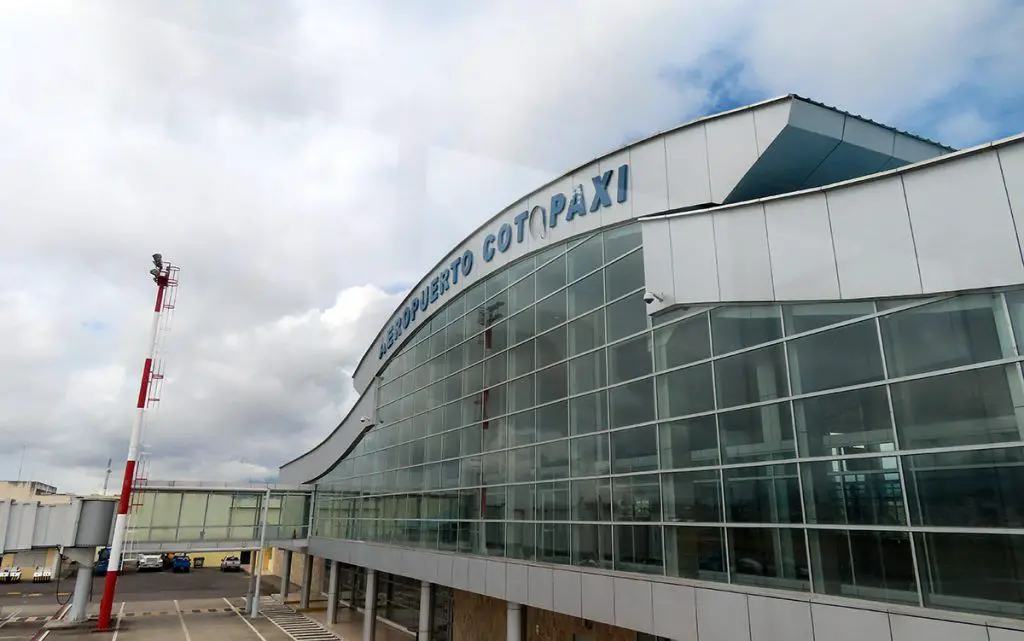 aeropuerto internacional cotopaxi latacunga vuelos destinos que necesita aerolineas facilidades combustible