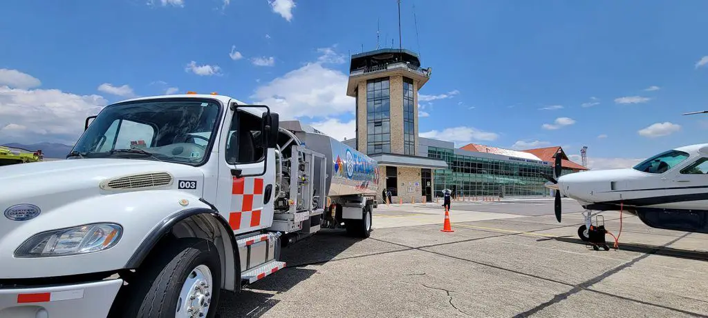 Aeroporto di Cuenca rifornimento corpoc fayta jet a1