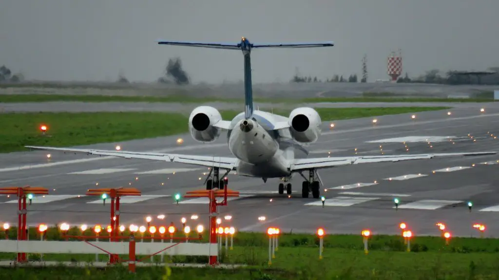 Aeropuerto de Quito cierre mantenimiento programado de pista 2024 vuelos aerolíneas
