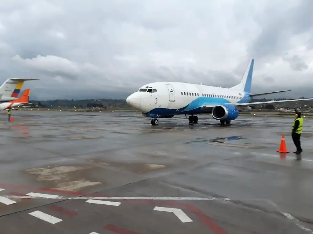 Aeroregional Boeing 737-500 HC-CUH