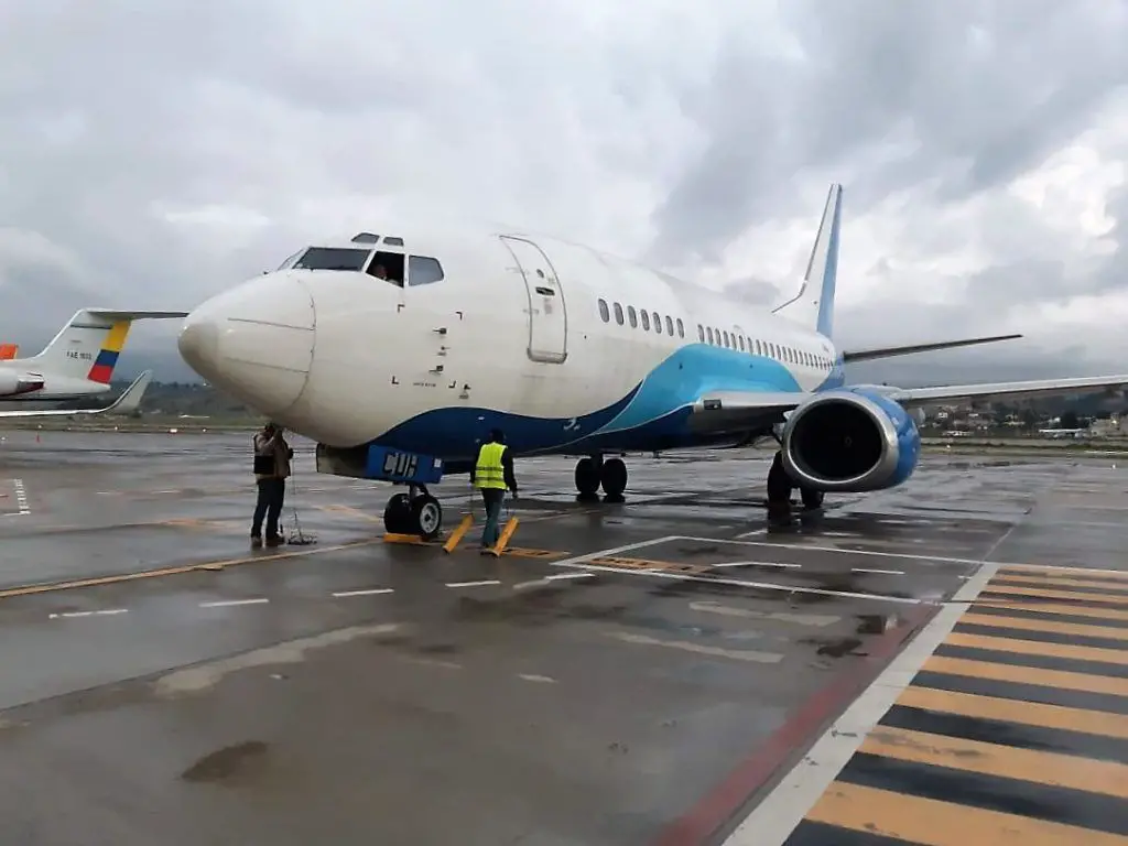 Aeroregional Boeing 737-500 HC-CUH