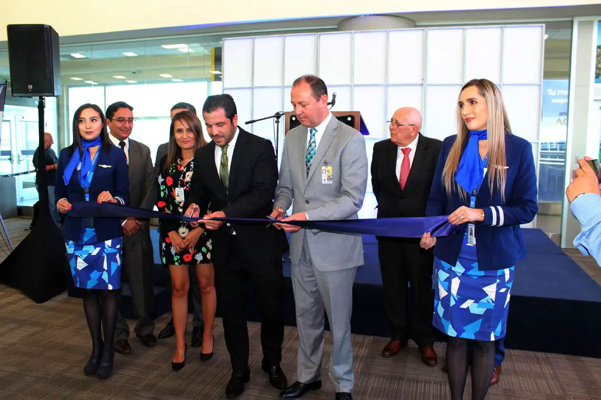 aeroregional vuelo inaugural ruta cuenca quito guayaquil boeing 737