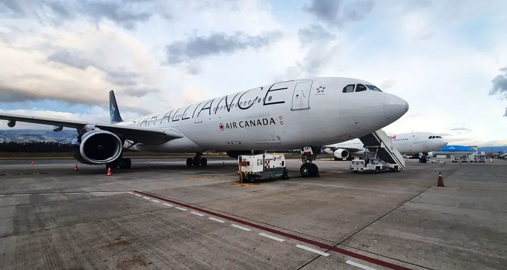 Air Canada cargo flights quito ecuador canada toronto montreal