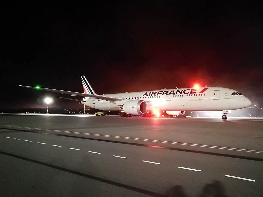 El Boeing 787 Dreamliner aterrizó en Quito por primera vez Boeing 787 Dreamliner aterrizó