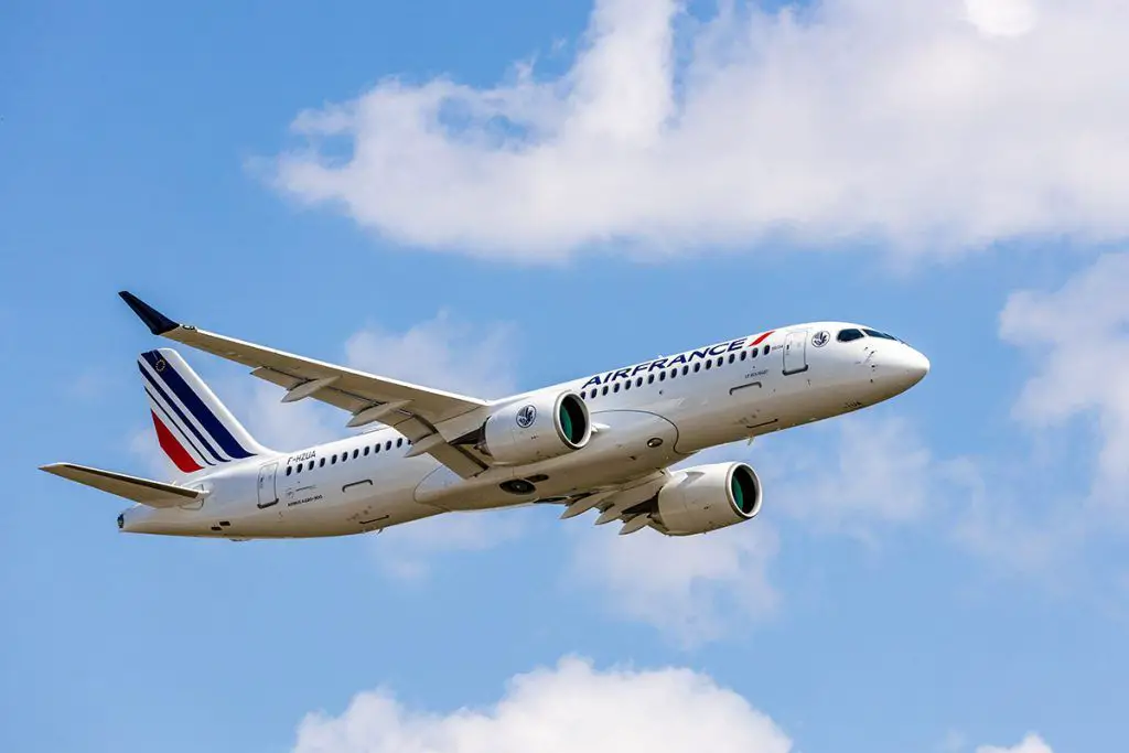 air france airbus a220 primer airplane entrega paris vuelo