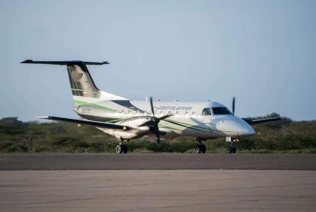 Albatros flights Curaçao las piedras valencia caracas venezuela route frequency schedules cost aircraft