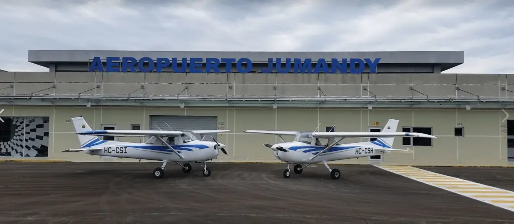 Amazonas Air escuela de pilotos en Jumandy Tena