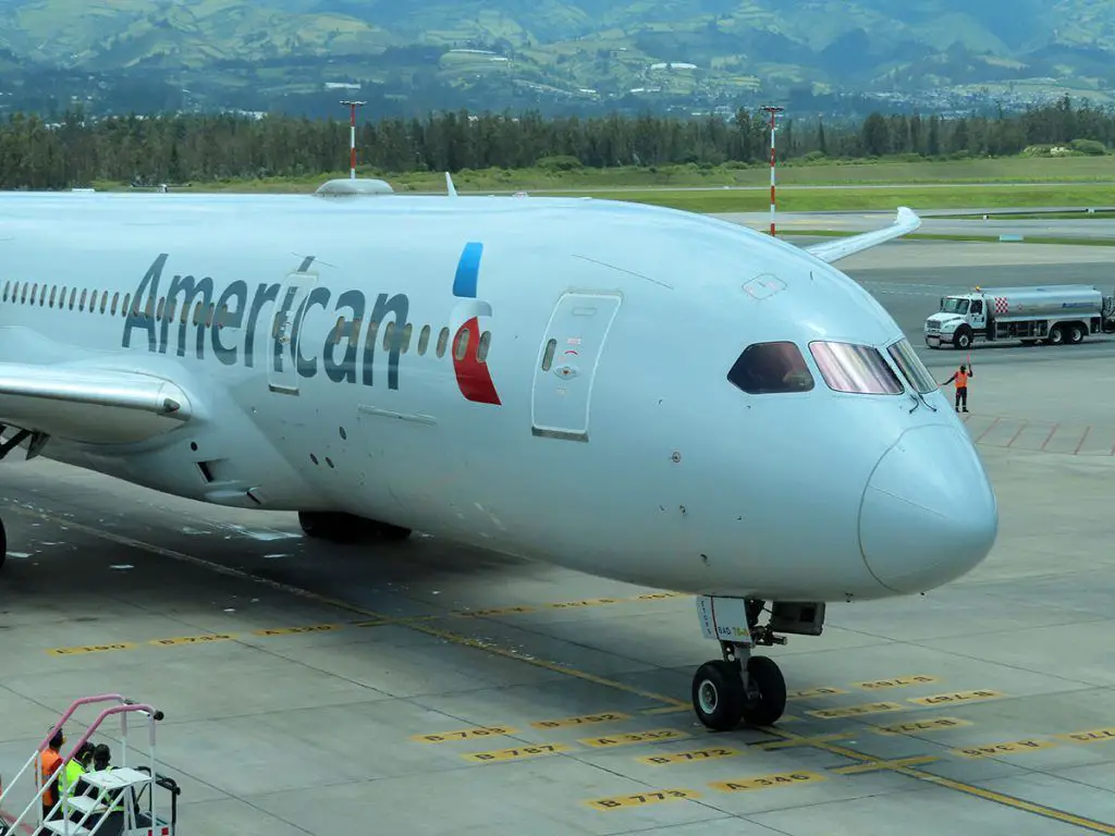 american airlines routes international domestic flights