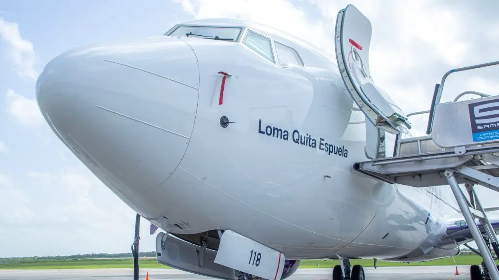 arajet flota aviones Boeing 737 MAX 8 destinos vuelos horarios precio costo servicio sillas asietos comida entretenimiento