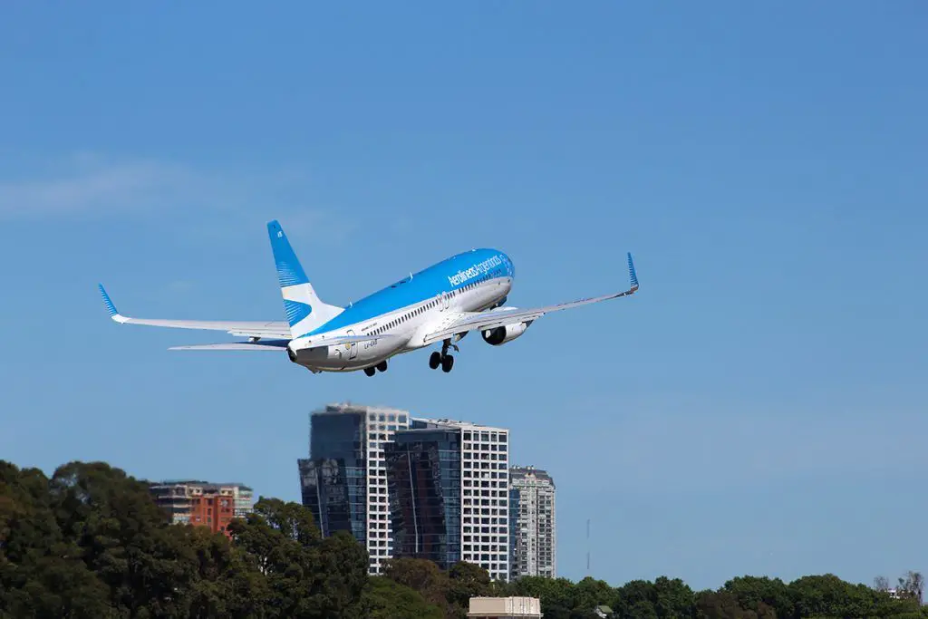 argentina travel income requirements flights test negative vaccination card vaccine documents