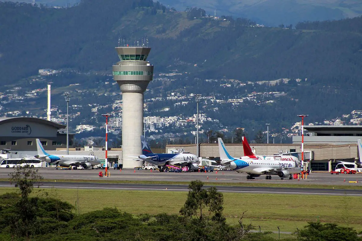 aviação doméstica equatorianaana, tópico pendente aviación doméstica ecuatoriana