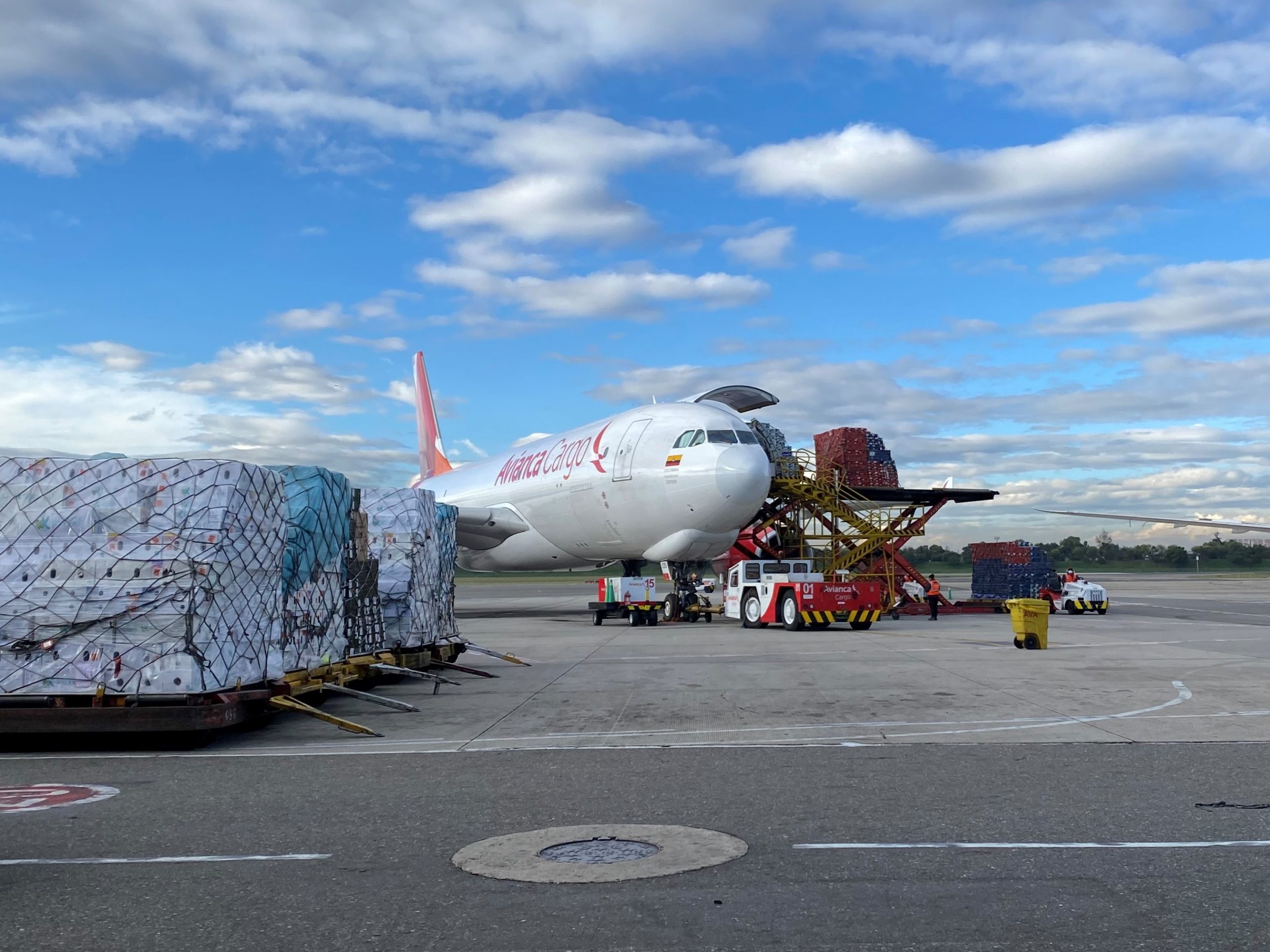 Avianca Cargo transportó 15.000 toneladas de flores por día de las madres avianca flores dia madres ecuador colombia