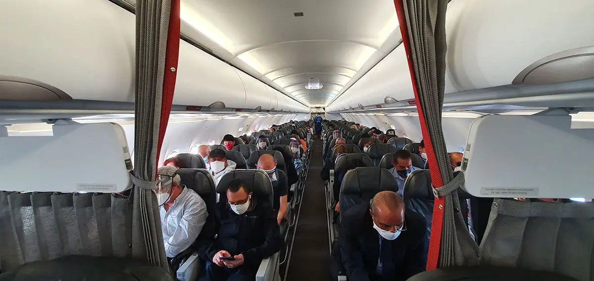 Voar na Avianca Equador com os novos protocolos de biossegurançação com máscara Avianca protocolos bioseguridad ecuador nueva forma de volar proteccion mascarilla