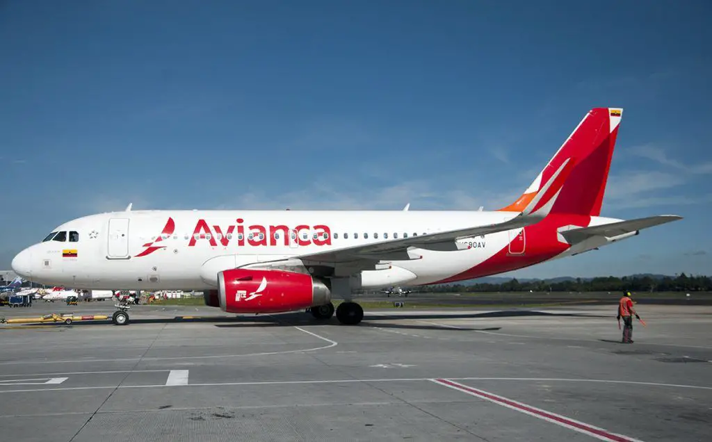 avianca flights guayaquil new york frequencies costs schedules itinerary route plane costs