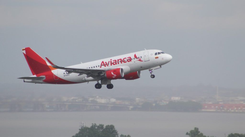 avianca ecuador incrementa vuelos guayaquil bogota ruta vuelo internacional operacion pasajes baratos colombia aeropuerto el dorado