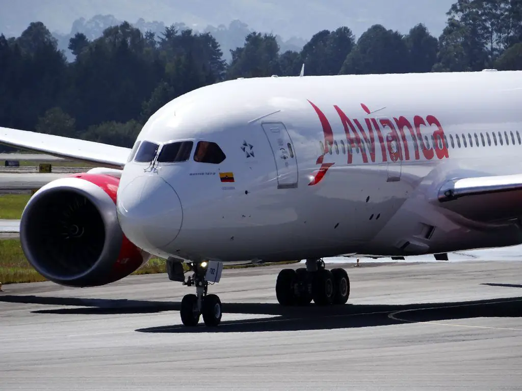 avianca flights december colombia costa rica guatemala ecuador destinations routes