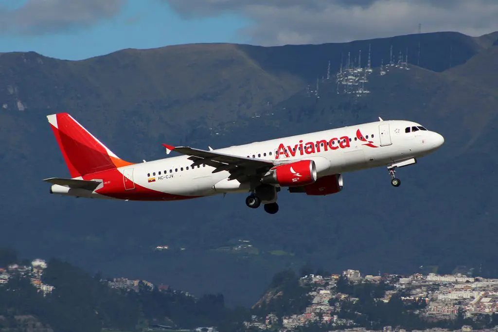avianca nuevos vuelos bogota medellin cali cartagena cusco la paz quito guayaquil manaos barcelona san juan belo horizonte boston