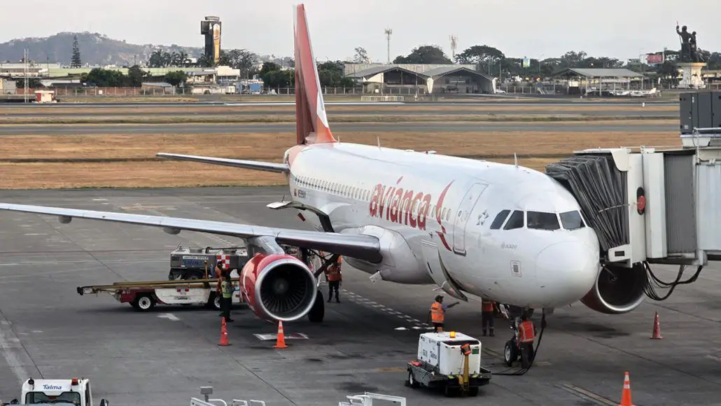 aerolinea Avianca Ecuador vuelo vuelos ruta destino Guayaquil Miami servicio horarios precio frecuencias aviones seguridad