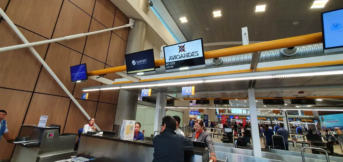 reporte de vuelo charter avioandes quito macas
