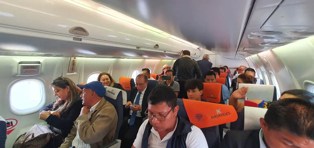 reporte de vuelo charter avioandes quito macas