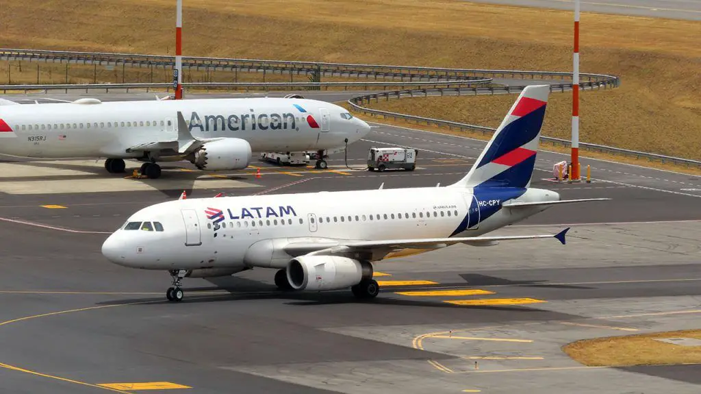 ecuador ley de turismo beneficios aerolineas internacionales nacionales combustible QB QE ISD